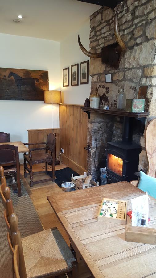 Horse And Groom Moreton-in-Marsh Buitenkant foto