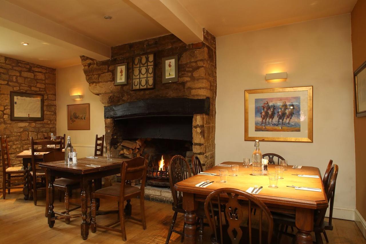 Horse And Groom Moreton-in-Marsh Buitenkant foto