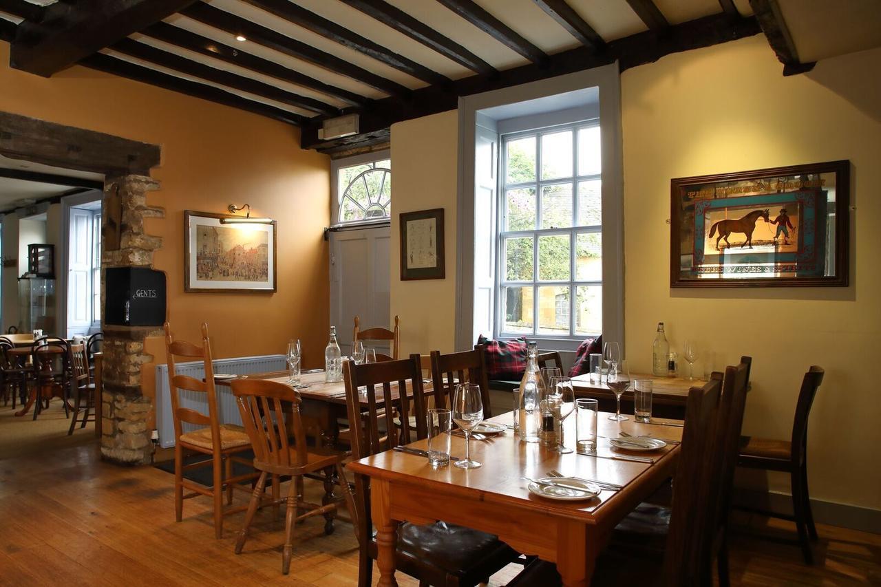 Horse And Groom Moreton-in-Marsh Buitenkant foto